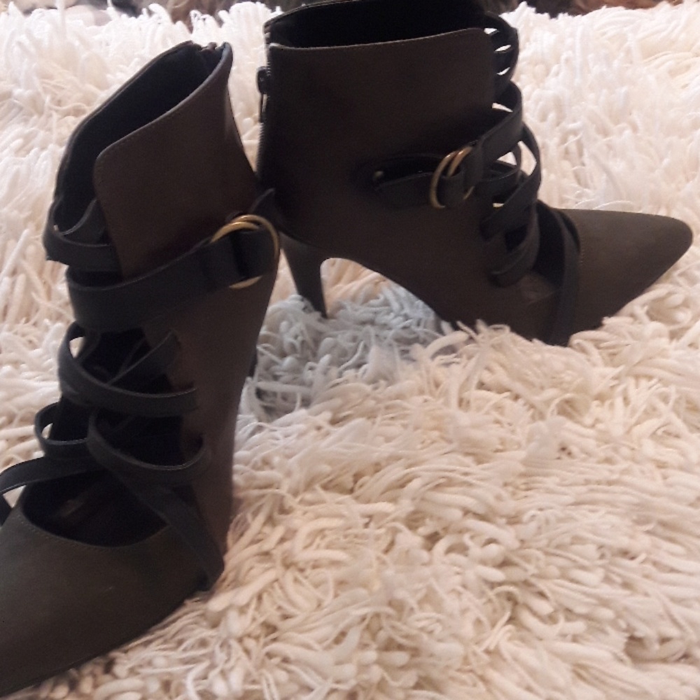 🍬🍭NWOT..Qupid 5" Eye candy Heels